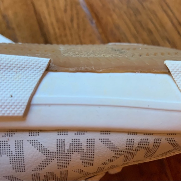 Michael Michael Kors | Ivory/White Sneakers | 11c - Picture 3 of 13